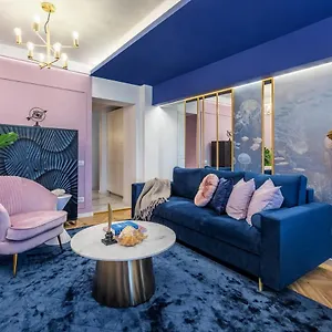 https://holt-wonderful-2-bed-2-bath-flat-in-the-center-of-bucharest.bucharesthotelsnow.com