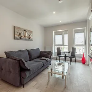 https://fancy-penthouse-studio-with-lakeview-w10.bucharesthotelsnow.com