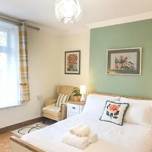  Apartment Centre D1 - 2 Bedroom Spacious Modern Duplex House